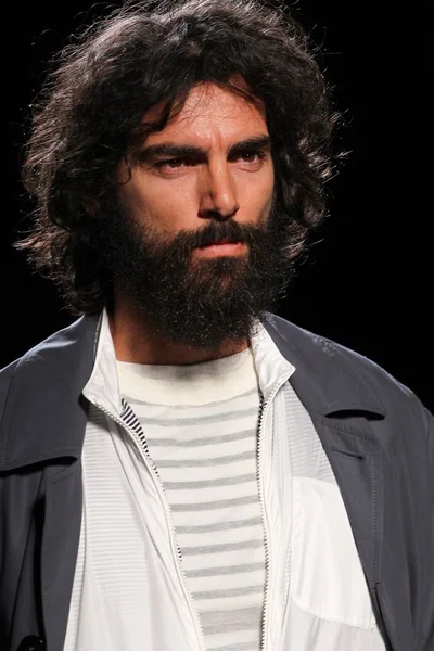 Look 3